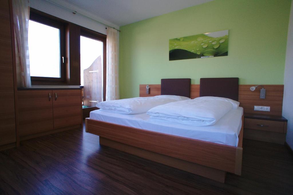 Weihergut Tscherms Zimmer foto