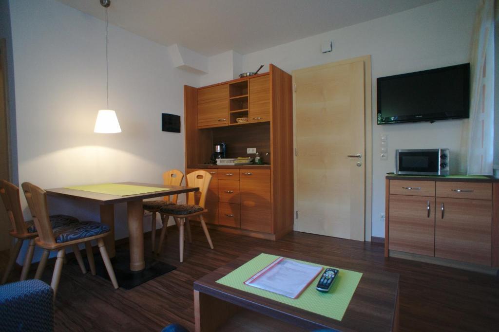 Weihergut Tscherms Zimmer foto